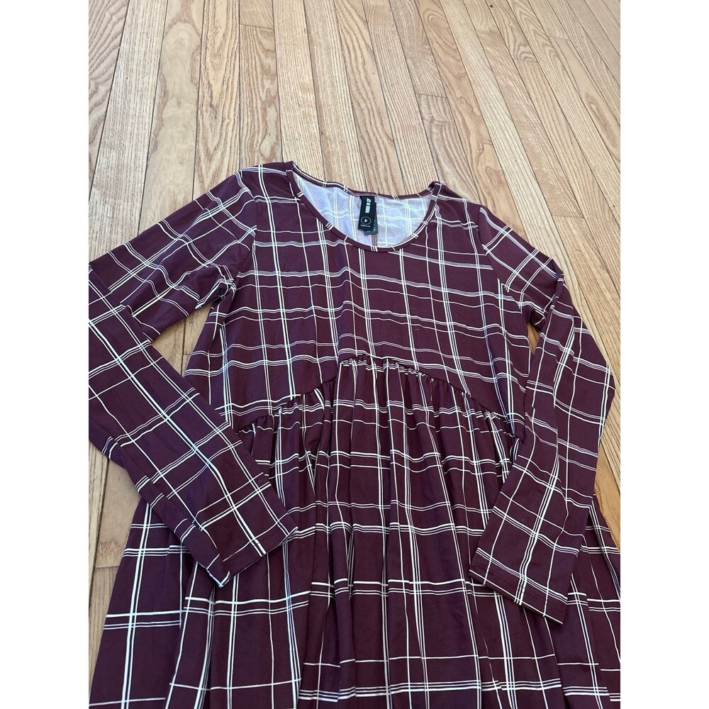 Long sleeve tunic top scoopneck burgundy white window pane maternity muse girly